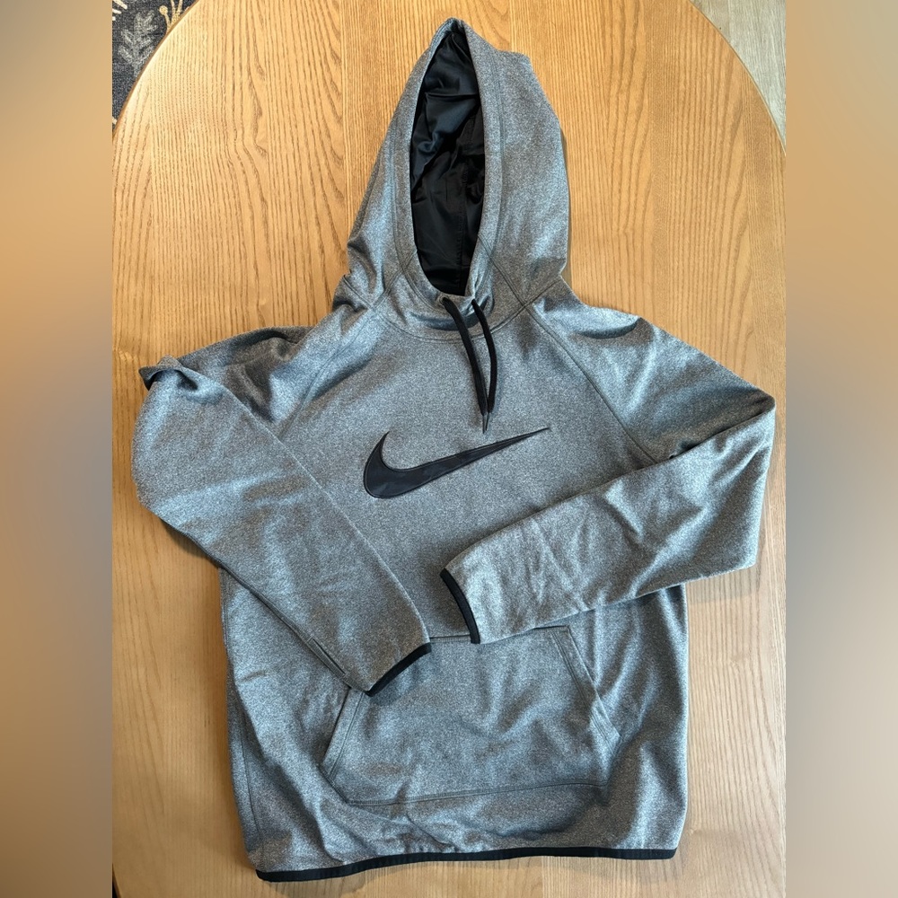 Women’s Nike Therma Dri-Fit pullover hoodie Fleece Lined Grey Size Medium